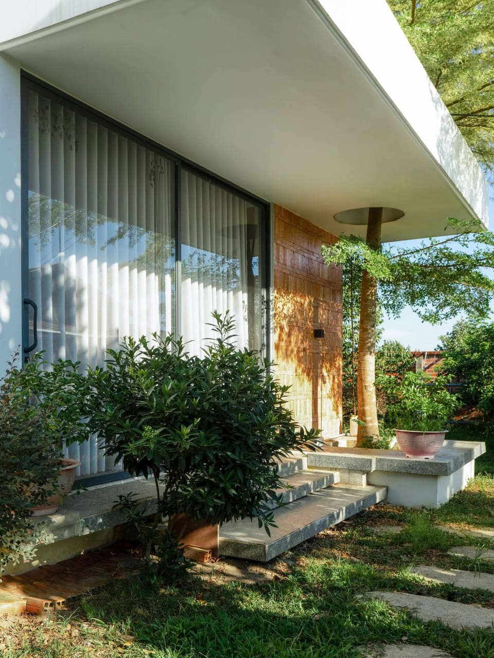 Modern Mansion Elevation in Race Course Coimbatore - Image 69